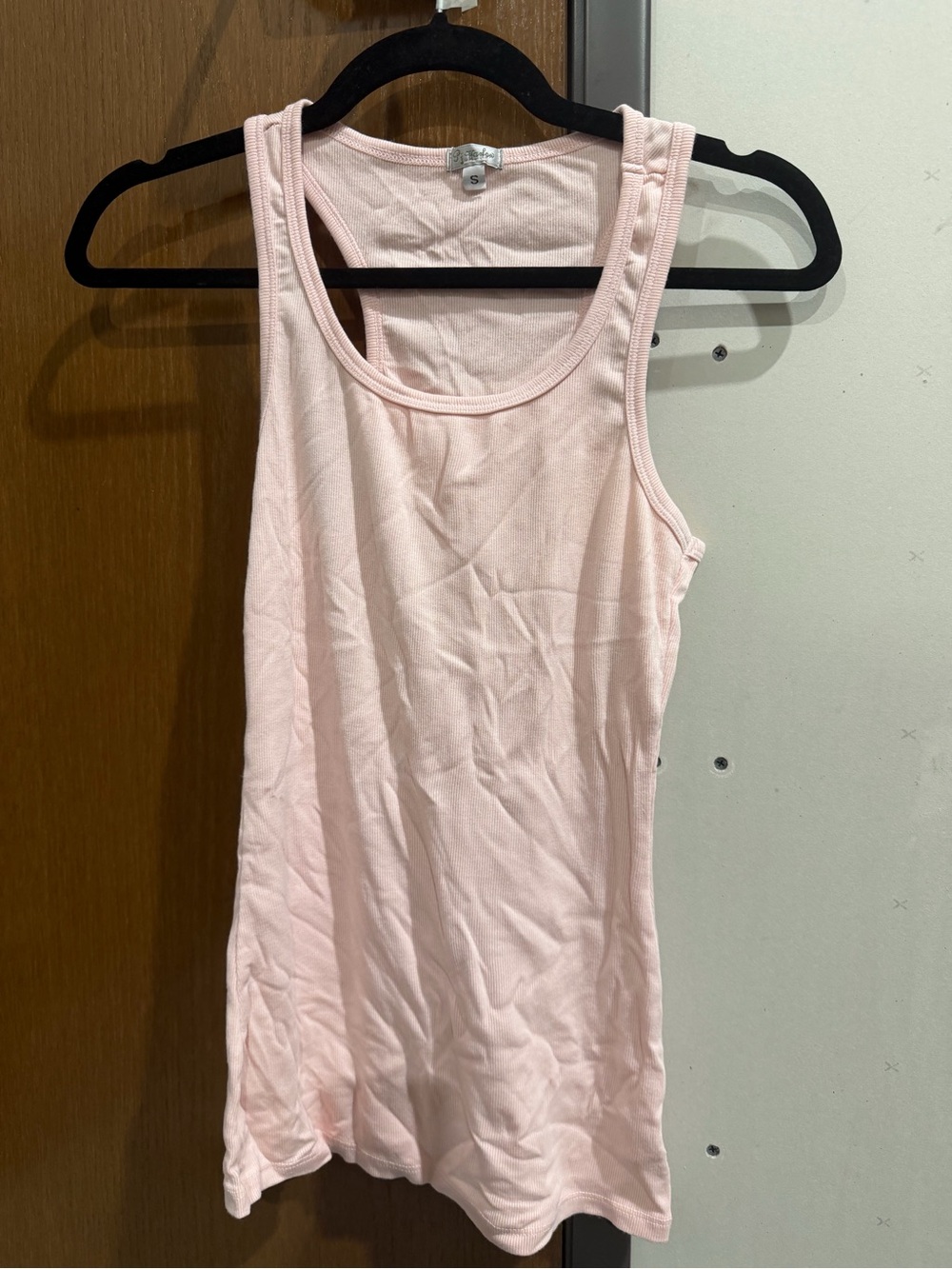 Women's Scoop Neck Tank Top in Light Pink
